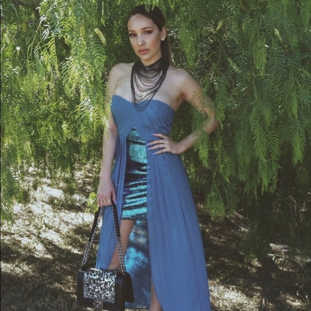 Prom Beautiful blue statement dress